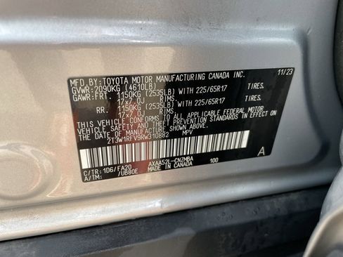 Used 2024 Toyota RAV4 XLE image 39