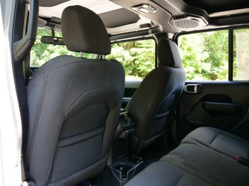 Used 2023 Jeep Wrangler Unlimited Sport AWD/4WD image 25