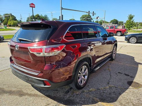 Used 2014 Toyota Highlander XLE FWD image 5