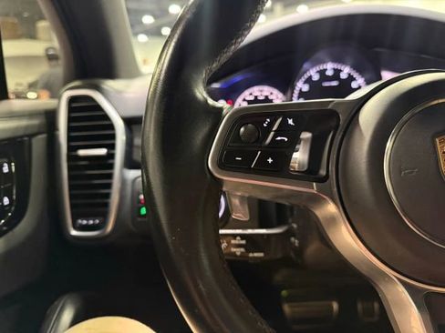 Used 2021 Porsche Cayenne S image 21