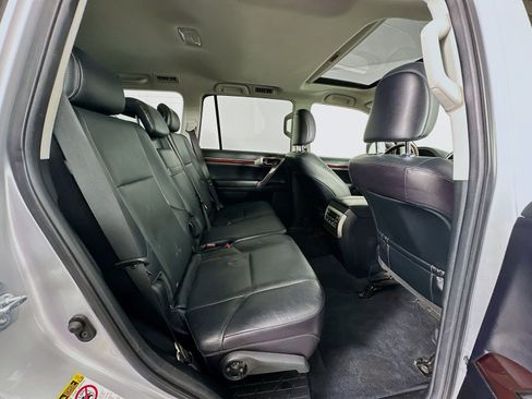 Used 2018 Lexus GX 460 Premium w/ Premium Package AWD/4WD image 29