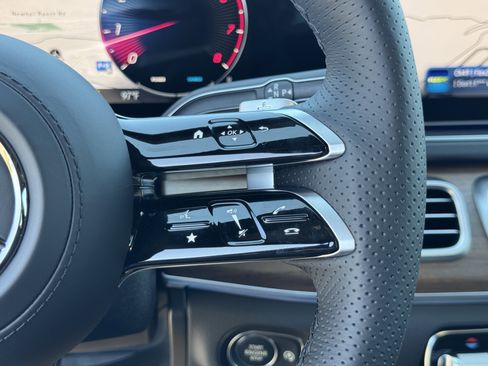 New 2025 Mercedes-Benz GLS 450 4MATIC image 24