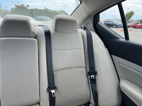 Used 2025 Nissan Altima 2.5 SV FWD image 38