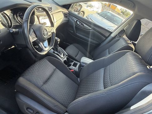 Used 2019 Nissan Rogue SV AWD/4WD image 8