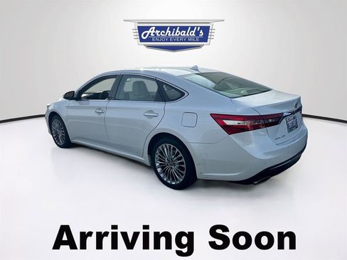 Used 2018 Toyota Avalon Limited w/ Carpet Mat Package FWD image 3