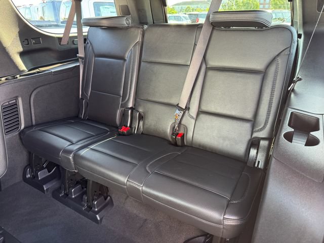 Used 2025 GMC Yukon XL Denali AWD/4WD image 19