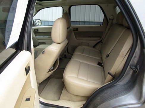 Used 2010 Ford Escape XLT image 10