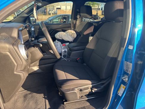 Used 2024 Chevrolet Colorado LT w/ LT Convenience Package image 12