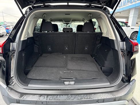 Used 2023 Nissan Rogue SV image 27
