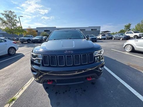 Used 2018 Jeep Grand Cherokee Trailhawk w/ Trailhawk Luxury Group AWD/4WD image 8
