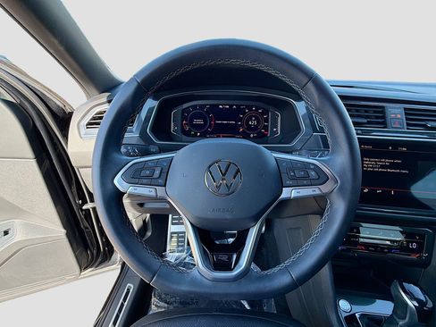 Used 2023 Volkswagen Tiguan SEL R-Line image 38