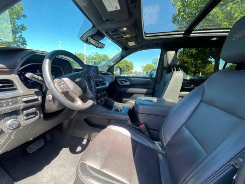 Used 2023 Chevrolet Suburban High Country AWD/4WD image 5