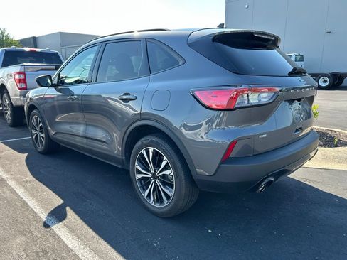 Used 2021 Ford Escape SE w/ SE Sport Appearance Package AWD/4WD image 4