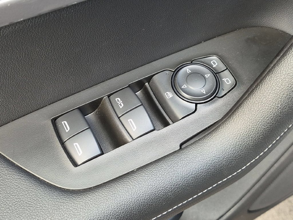 Used 2025 Chevrolet Blazer LT FWD image 10