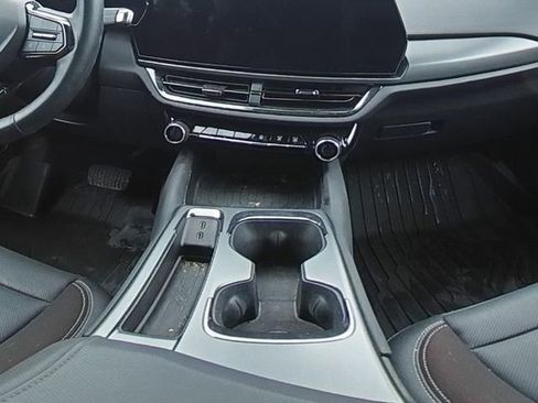 Used 2024 Chevrolet Equinox EV RS w/ LPO, Trailering Package FWD image 21