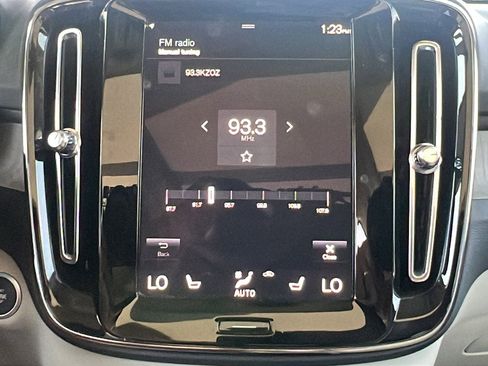 Used 2022 Volvo XC40 T4 Inscription w/ Advanced Package image 26