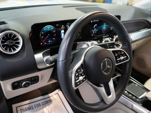 Used 2023 Mercedes-Benz GLB 250 4MATIC image 18