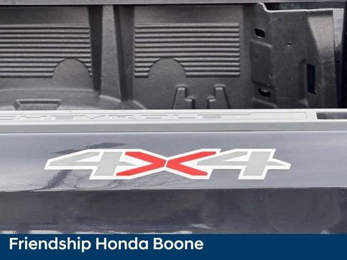 Used 2022 Chevrolet Silverado 1500 LT image 11