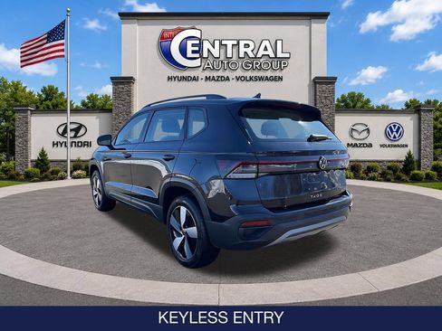 Used 2025 Volkswagen Taos S AWD/4WD image 7