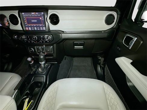 Used 2022 Jeep Gladiator Overland image 31