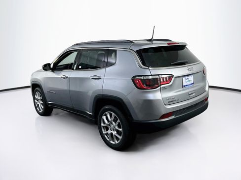 Used 2024 Jeep Compass Latitude w/ Sun and Sound Group AWD/4WD image 7