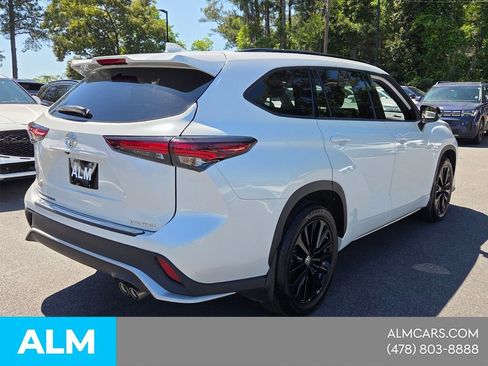 Used 2024 Toyota Highlander Limited AWD/4WD image 7