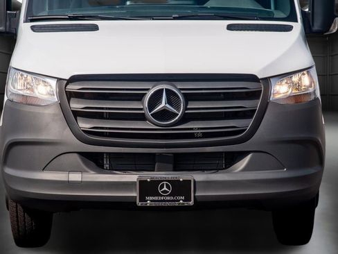 Used 2024 Mercedes-Benz Sprinter 3500 image 13