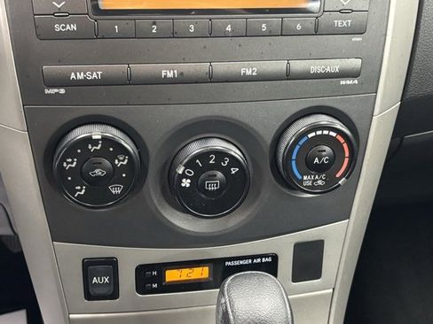 Used 2010 Toyota Corolla Base image 21