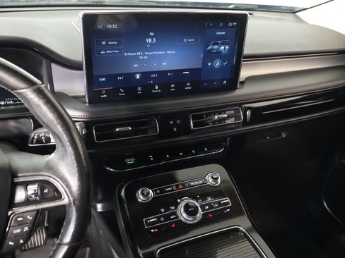 Used 2023 Lincoln Nautilus AWD w/ Premium Package image 5