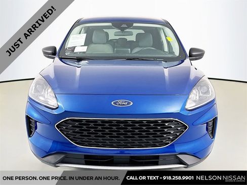 Used 2022 Ford Escape SE w/ Convenience Package FWD image 2