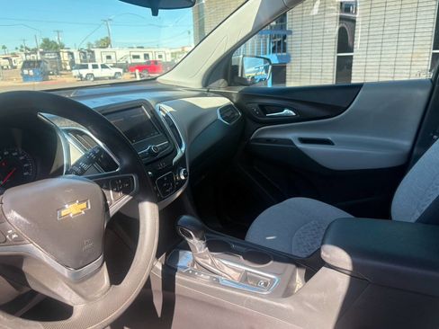 Used 2023 Chevrolet Equinox LS w/ LS Convenience Package image 3