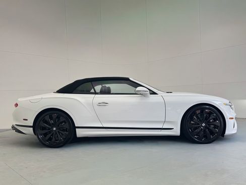 New 2026 Bentley Continental GTC image 2