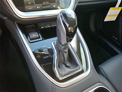 New 2025 Subaru Outback Limited image 13
