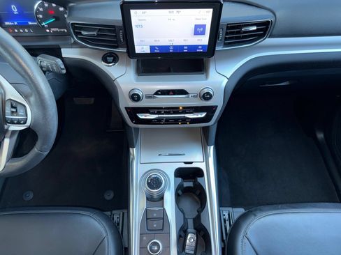 Certified 2023 Ford Explorer XLT w/ Equipment Group 202A AWD/4WD image 15