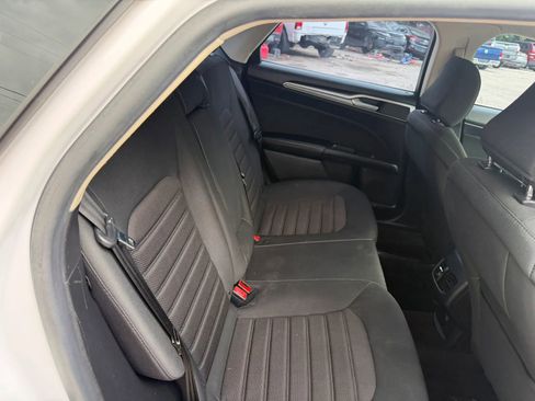 Used 2020 Ford Fusion SE AWD/4WD image 7