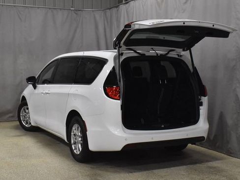New 2026 Chrysler Voyager LX image 33
