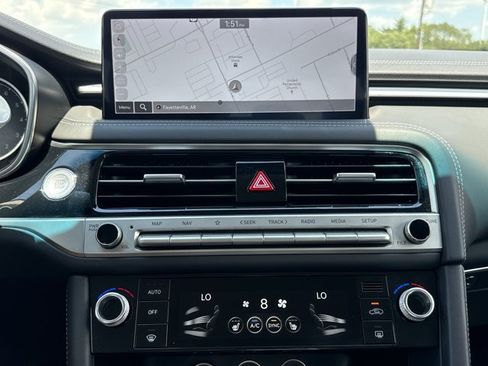 Used 2025 Genesis G70 2.5T RWD image 15