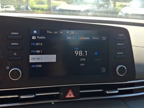 Used 2023 Hyundai Elantra SE w/ Preferred Accessory Package FWD image 16