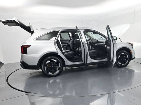 Certified 2025 Kia Sorento EX w/ EX Panoramic Sunroof Package AWD/4WD image 64