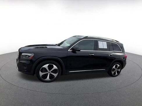 Used 2025 Mercedes-Benz GLB 250 image 8