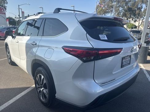 Used 2022 Toyota Highlander XLE FWD image 10