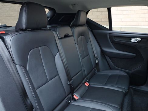 Used 2025 Volvo XC40 B5 Plus AWD/4WD image 25