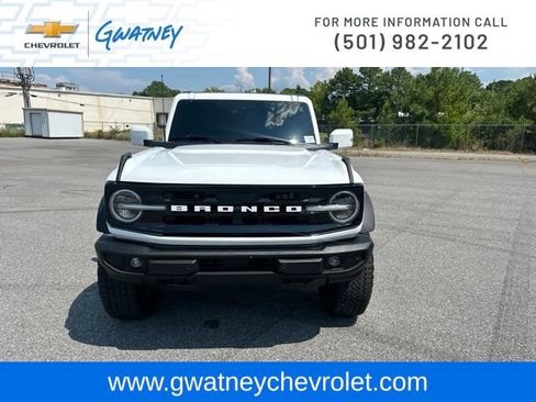 Used 2025 Ford Bronco Outer Banks w/ Sasquatch Package AWD/4WD image 2