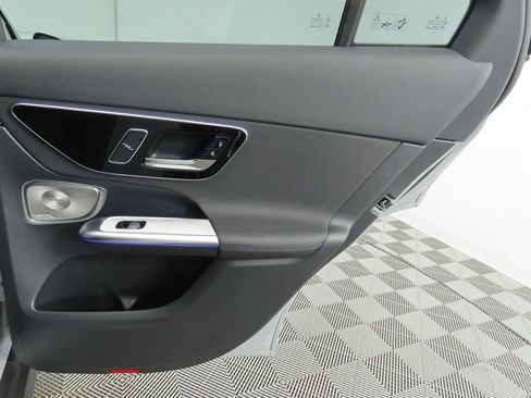 Certified 2025 Mercedes-Benz GLC 300 image 27