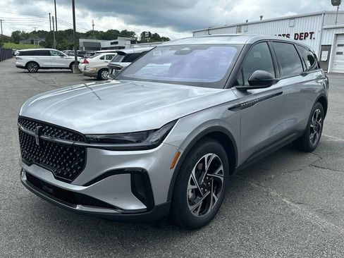 New 2025 Lincoln Nautilus Premier w/ Equipment Group 102A image 3