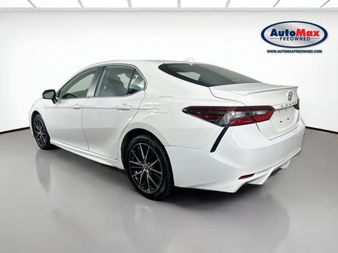 Used 2024 Toyota Camry SE FWD image 5