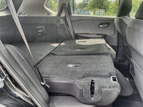 Certified 2022 Nissan Rogue SV image 31