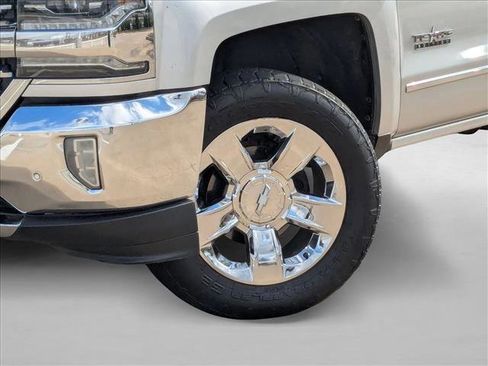 Used 2018 Chevrolet Silverado 1500 LTZ w/ Texas Edition image 24