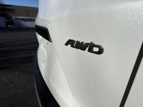 Used 2020 Honda CR-V LX image 9