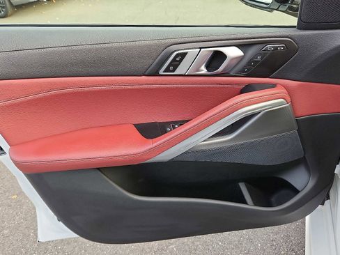 Used 2022 BMW X6 xDrive40i w/ Executive Package image 12